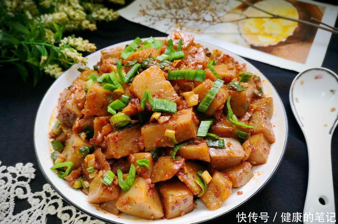  豆腐|这食材冷热都好吃，炒着最美味，比魔芋豆腐更细嫩，多吃不长肉！