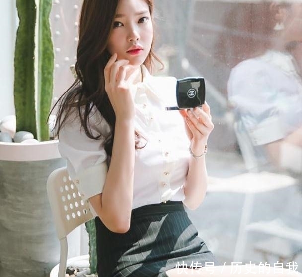 一条标准的黑色半身裙,给你美轮美奂的职场丽人范