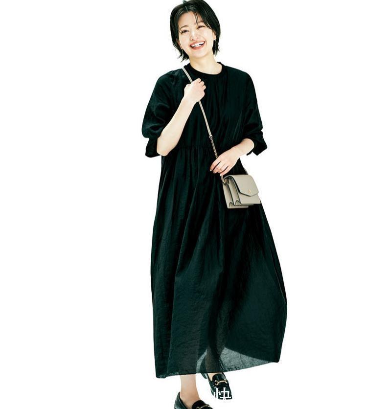 女性|天热怎么穿凉爽时尚又减龄?选择裙子准没错,40+的女性可以参考