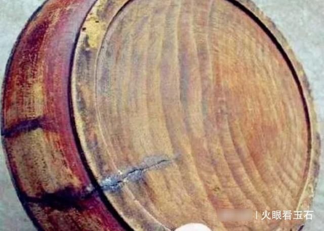 黄花梨|奶奶用了一辈子的洗脚盆,竟然是黄花梨木,一斤能卖3000块