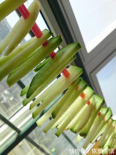 萝卜|这4种蔬菜晒干后，比新鲜的更好吃，生炒炖肉都行，放1年不会坏