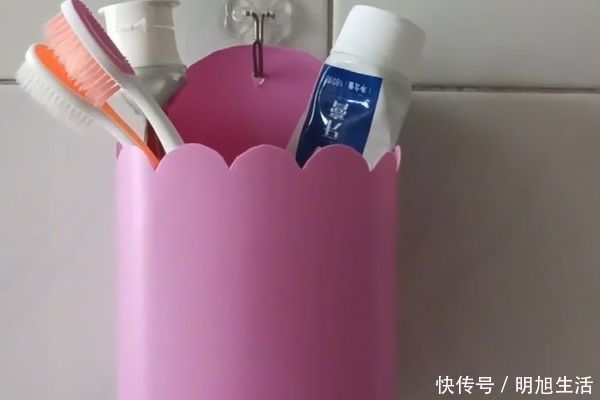 瓶身|洗发水瓶不要扔,瓶身切一刀,放在卫生间,全家人都要抢着用