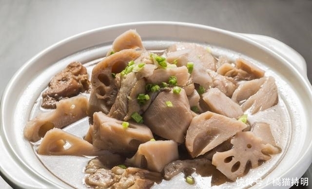 作法全|炖排骨汤时,不能焯水也不能直接炖,如此做,孩子很爱喝