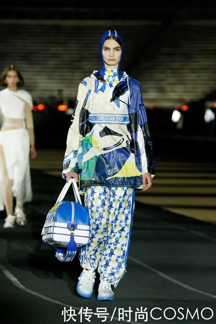 她们的早春秀有多美，我的心就有多荡|壹周潮话题 | 紧身裤