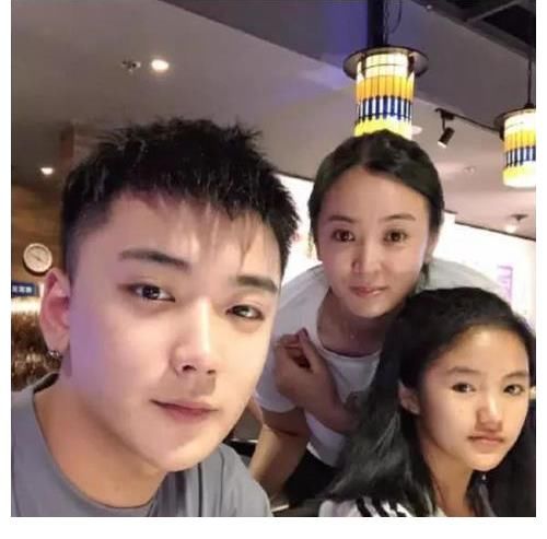 城市媽媽|她是《變形計》最“幸運”女孩，被城市媽媽收養，如今生活幸福