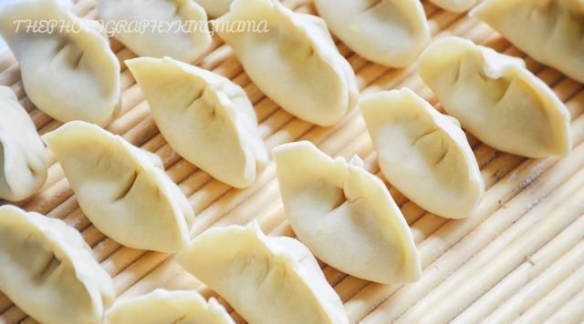 韭菜|入秋后,我家最爱吃这菜包的饺子,比韭菜鲜,比肉香,便宜又营养