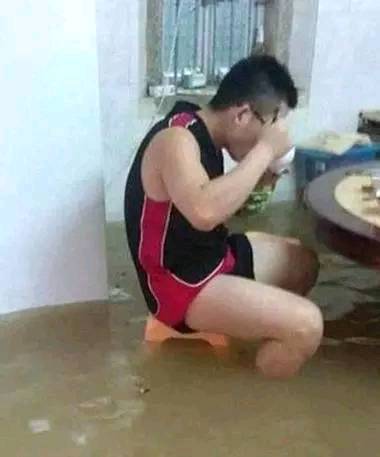 |搞笑图片幽默段子笑话哈哈,小猫咪今天是作为主人的晚餐么