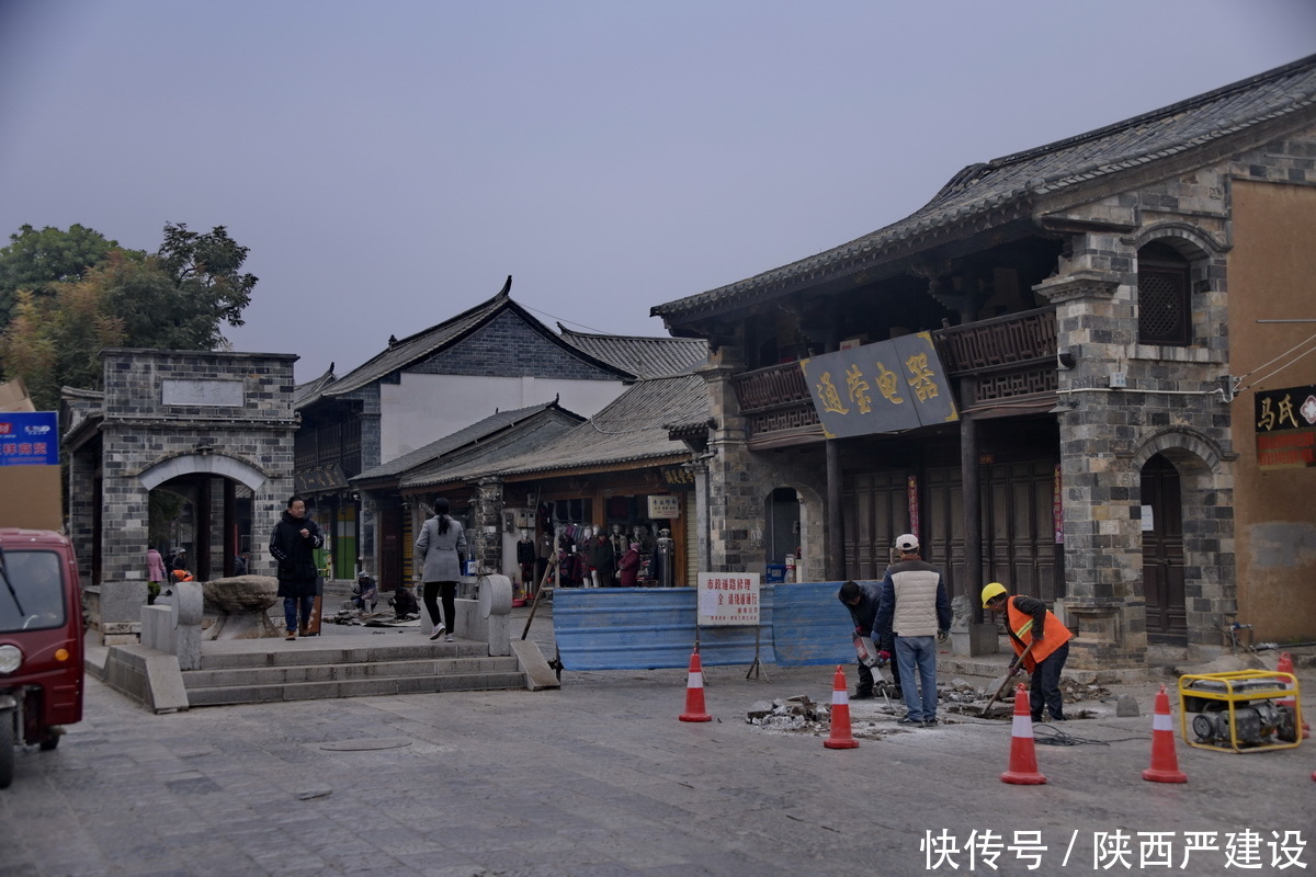 建水古城扫街照片【严建设】