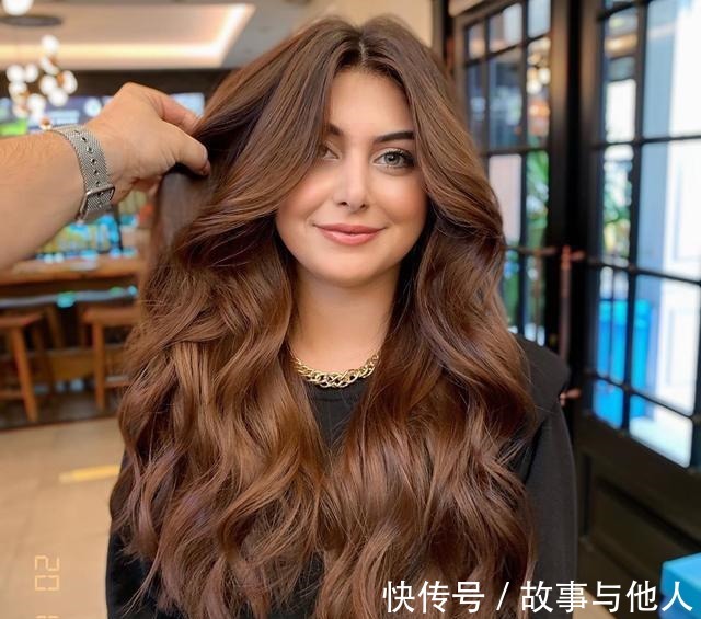 烫发 新时尚发型17款送给大家,越看越完美,蓬松时尚显高级!