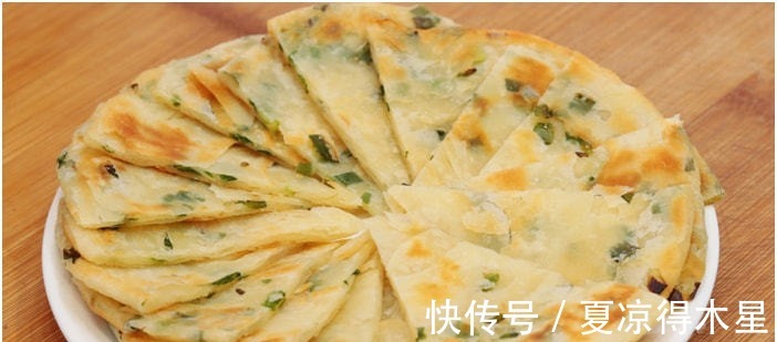 葱花饼好吃有诀窍，掌握两个关键点，柔软多层，比早餐店卖的好吃！