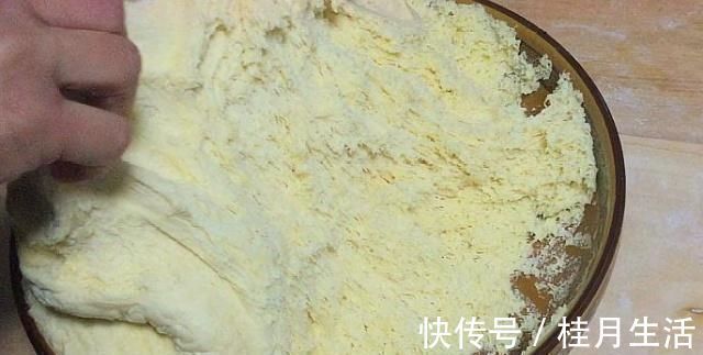 面食|喜欢吃玉米面的一定要收藏,这样做比面包还暄软香甜,比馒头简单