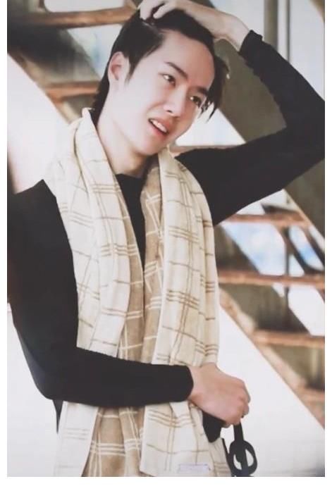 眾星云集GQ年度盛典，總編安排男星下海。網(wǎng)友：王一博在就更好了