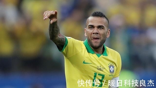 阿尔维斯|阿尔维斯：梅西是历史第一人内马尔当世最强！我那支巴萨最厉害