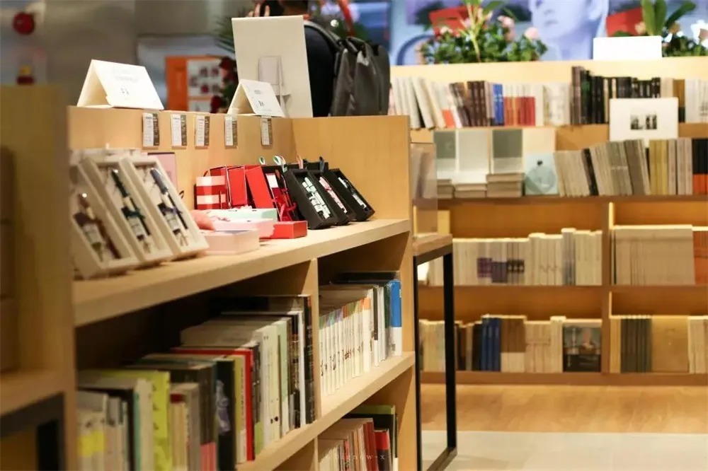 华润置地|开发商自营品牌成趋势,旭辉二酉书店、华润前檐书店等大有可为?