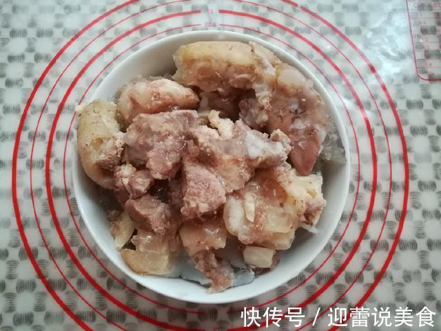 炖猪脚时,只需加入3粒“它”,Q弹软嫩,难怪好吃到飞起!