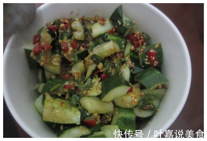 小菜铺老板自制凉拌菜，10人8个用错“水”，难怪味道不酸脆