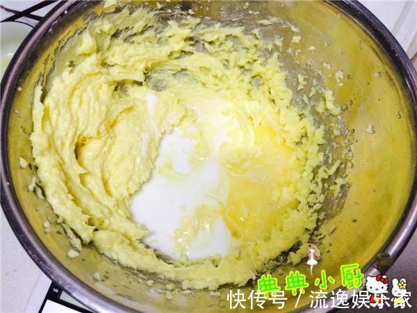 奶香曲奇做起来特别简单,没下过厨房的人都能学会,特酥松