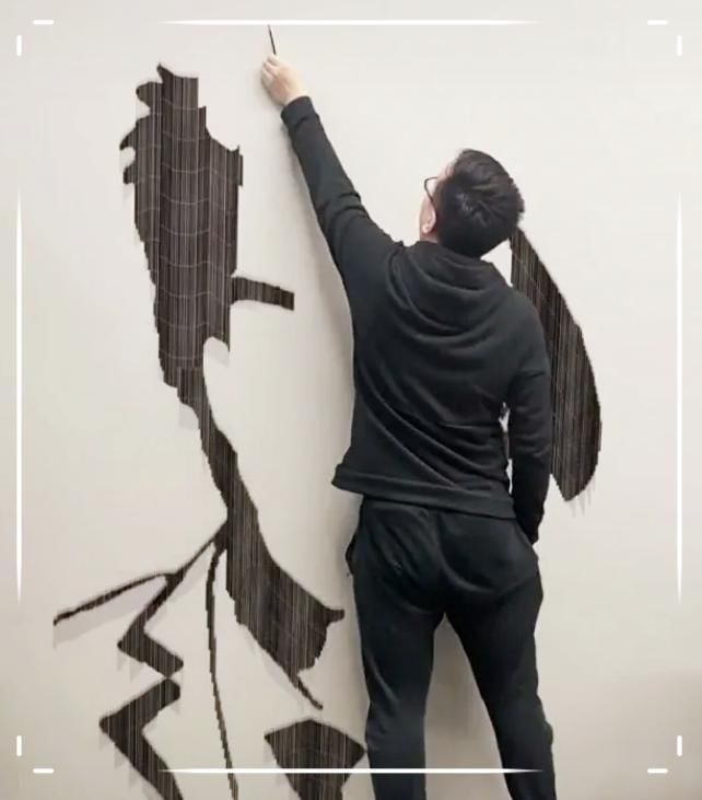 美术生|美术生用笔芯作画,开始别浪费笔芯了,最后出价钱吧