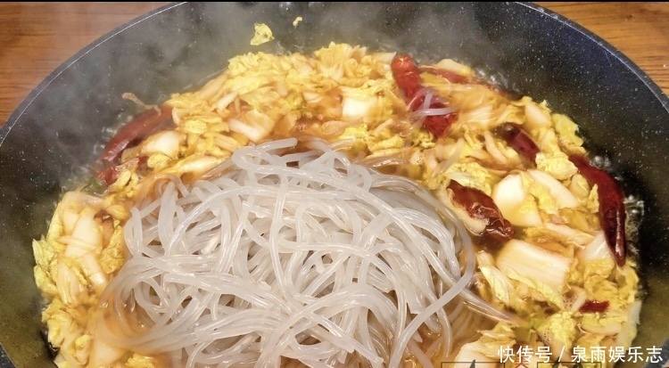 下饭|酸辣白菜,开胃下饭还能拌馒头吃