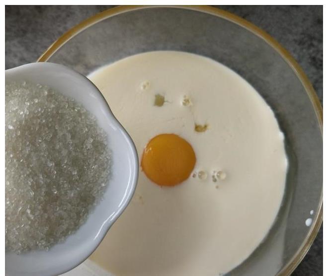 吐司丁|不打发，不过滤过筛，在家做吐司蛋奶烤布丁，营养美味又健康