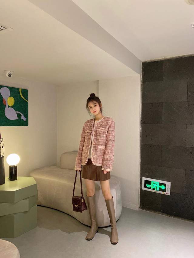 小个子|秋天一定要穿一次“小香风套装”,高级不说还显白,美进骨子里