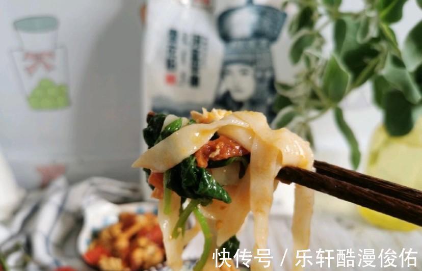 番茄|番茄鸡蛋拌面,爱吃面的人,一定要学会