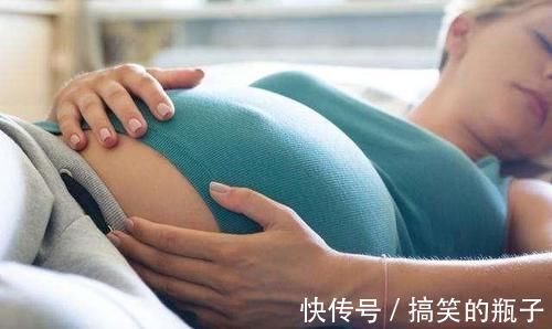 胎儿|孕期的这4种“睡姿”，准妈妈要尽量避免，胎儿很难受
