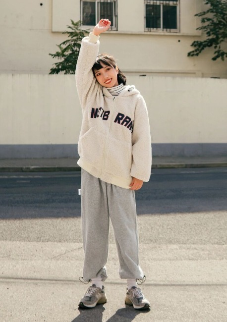 运动裤|想买冬装不知道怎么入手?羊羔毛外套了解一下,显瘦还温柔