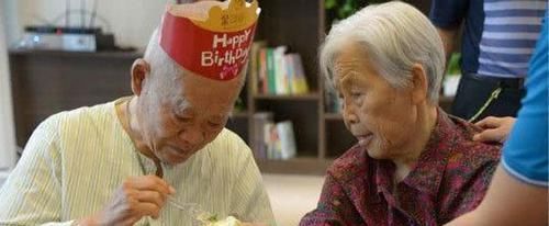 结局|首批丁克族已经步入老年,不必带娃真的轻松吗?不同结局令人唏嘘