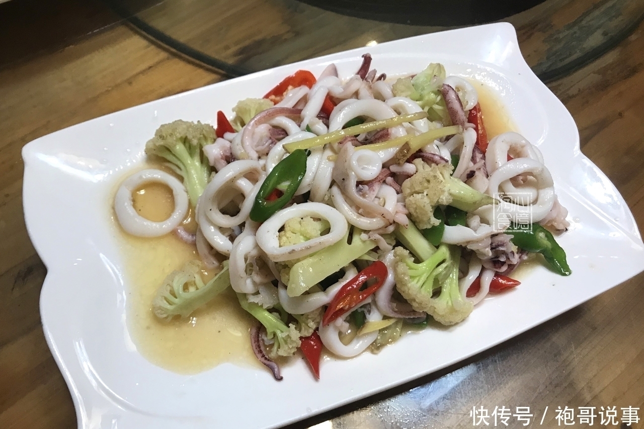 姐夫请客吃饭,9个人吃12道菜,花了628元,菜上了一半就不想吃了