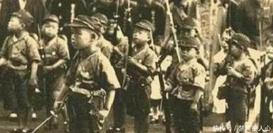 疯狂|二战时日本国内老照片,每一张都见证当年有多疯狂,可谓穷兵黩武!