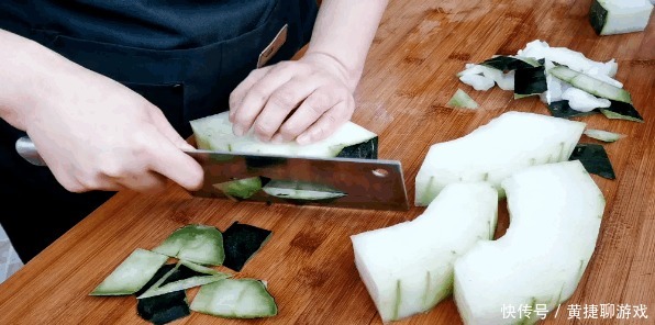 一碗面粉,1斤冬瓜,教你做皮脆馅香的老婆饼,每一口都酥到掉渣