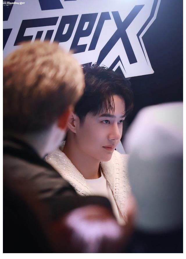 又是熱愛的舞臺，王一博跨界圈粉，還被官博提名