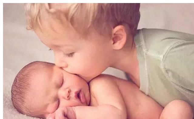 哥弟|最受欢迎的二胎组合,已经不是一儿一女,原因很现实
