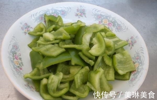 五花肉|它被称“天然泻药”，和土豆一起吃，隔天排便，常吃体重悄悄降