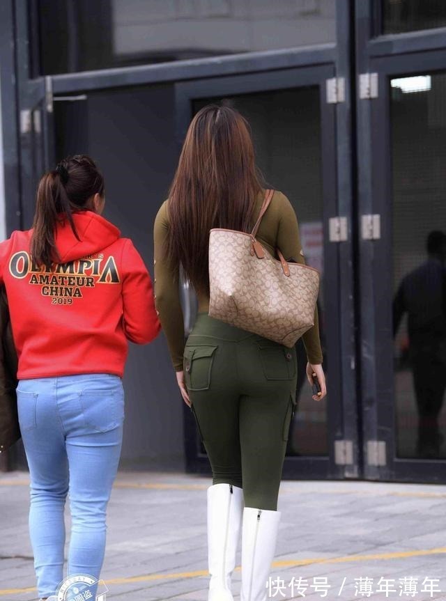 穿搭 又美又撩的打底裤穿搭,让造型远离俗套感,气场全开!