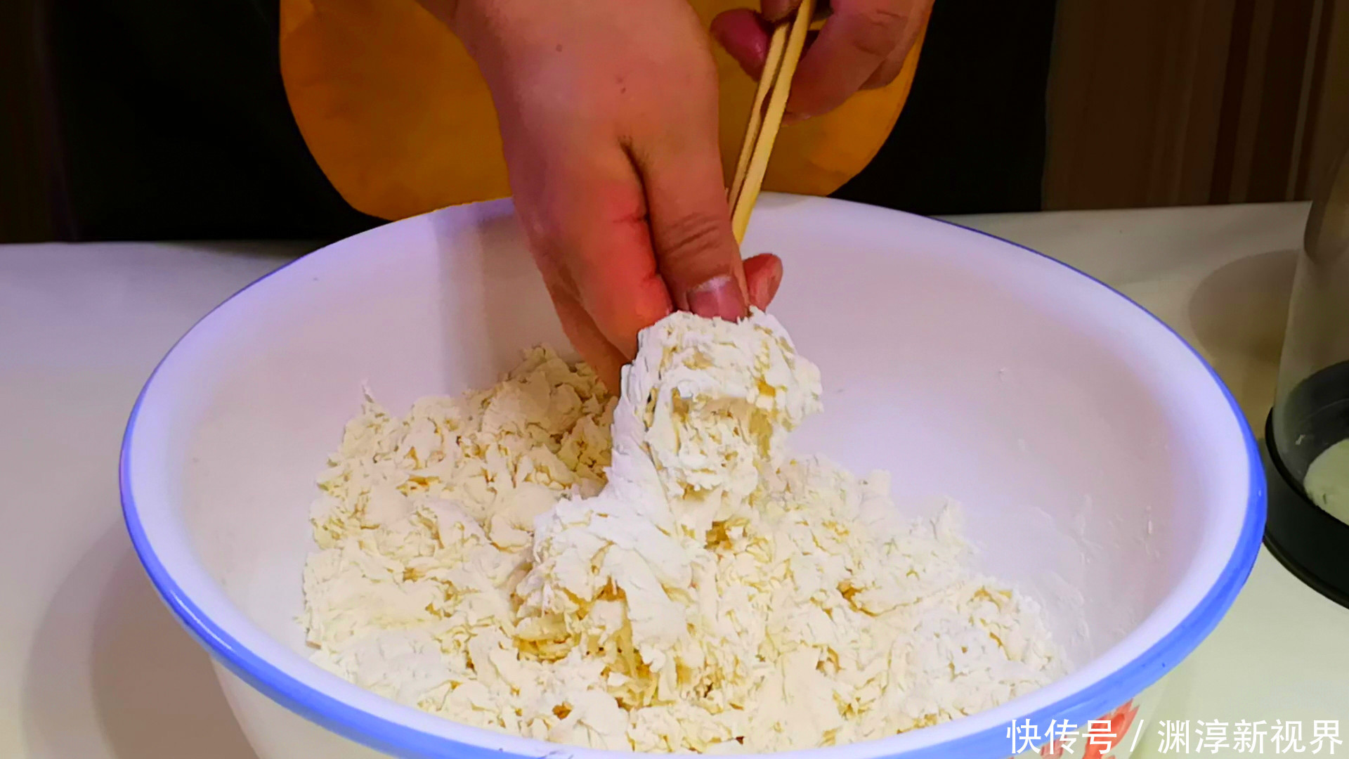  搅拌|大暑吃饺子，此馅最适宜，比猪肉牛肉都强，解馋不上火，太香了！