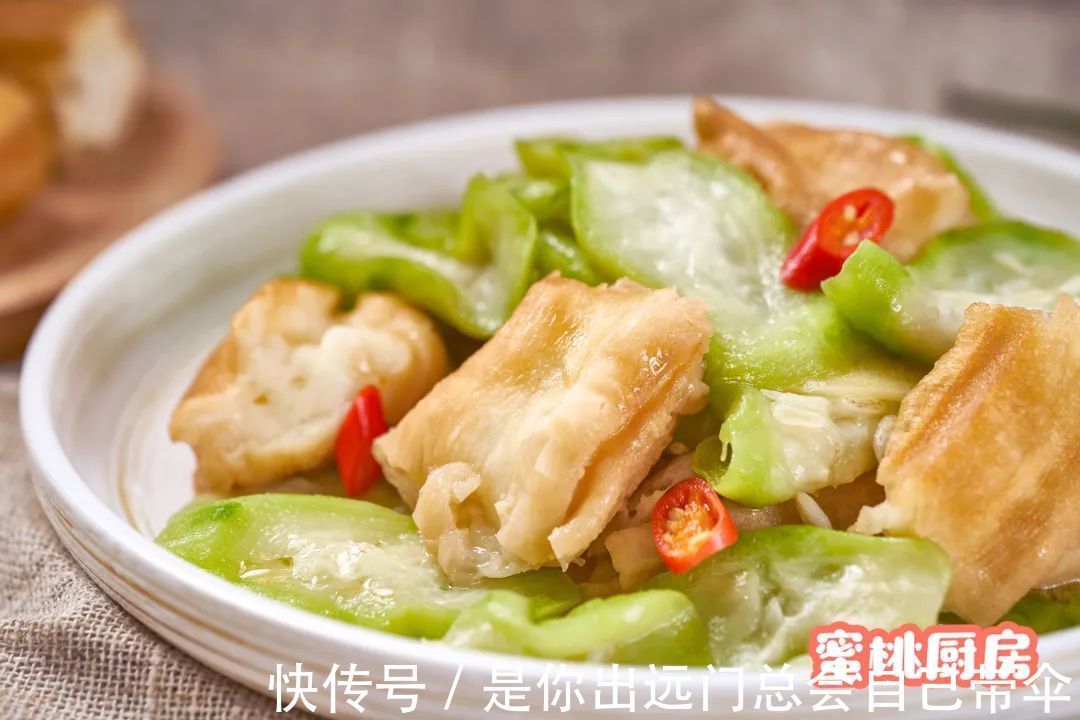 吃不完的油条有救了，简单一炒，全家都爱，清爽开胃！