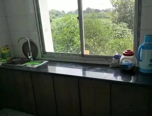 罗马柱|去男友乡下老家,他说的茅草房原来是别墅,感觉自己赚翻了