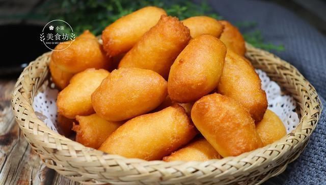 简单|玉米面新吃法,加2个鸡蛋,不蒸不烤,简单一做,出锅瞬间被抢光