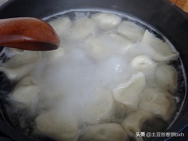 早餐|最近早餐迷上它，半小时就上桌，热乎乎真舒爽，开胃又顶饱