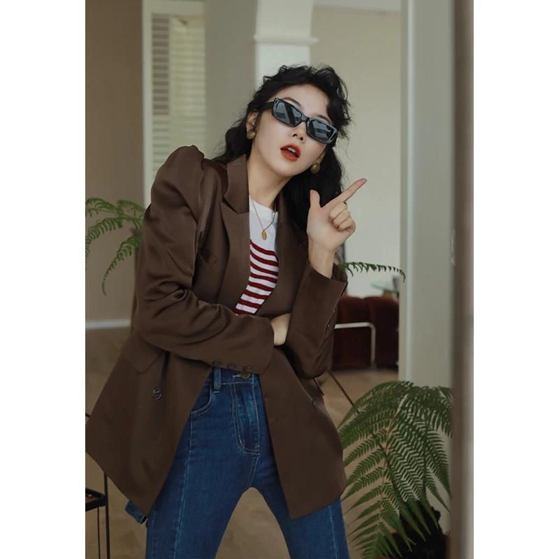 休闲风 日常青春休闲风,请参考条纹OR格纹的元素,基础款打造最亮眼的你