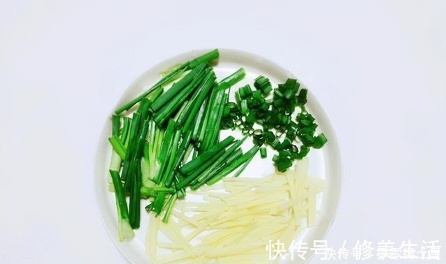 不要吃带鱼只会炖啦，这种做法要试一试，简单容易，很下饭