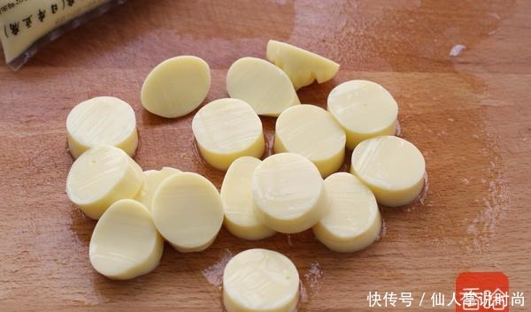 它和金针菇是“黄金搭档”,天冷焖一锅,吃到汤汁都不剩