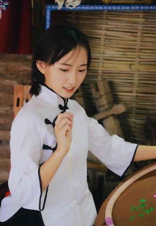 老丈人|50岁抗日英雄上门提亲,老丈人:你个土包子,凭啥娶我18岁女儿?