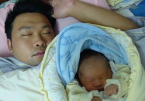 宝妈|和宝宝在一起睡觉，常常会出现这几种尴尬的现象，你遇到过吗