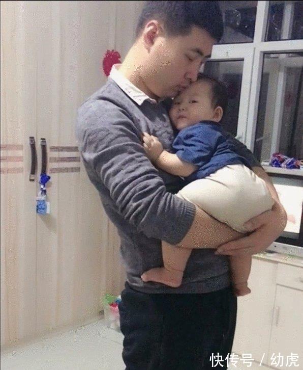 芳心|有了孩子忘了妈,可爱小宝贝拢获爸爸芳心,网友:一脸的溺爱
