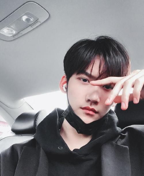 2021创4青3热度最高宝藏男孩：王一博学霸师弟上榜，梁森不敌TA？