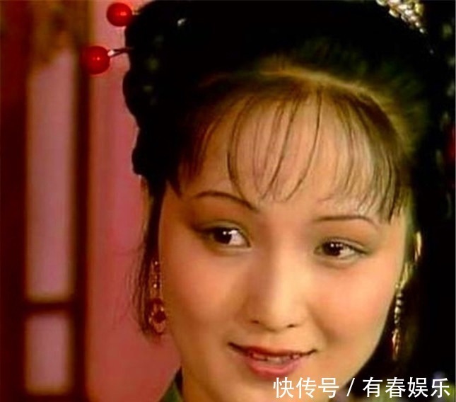 刘姥姥!红楼梦:作者用两处描写平儿,瞬间揭露出平儿人性中最丑陋的一面