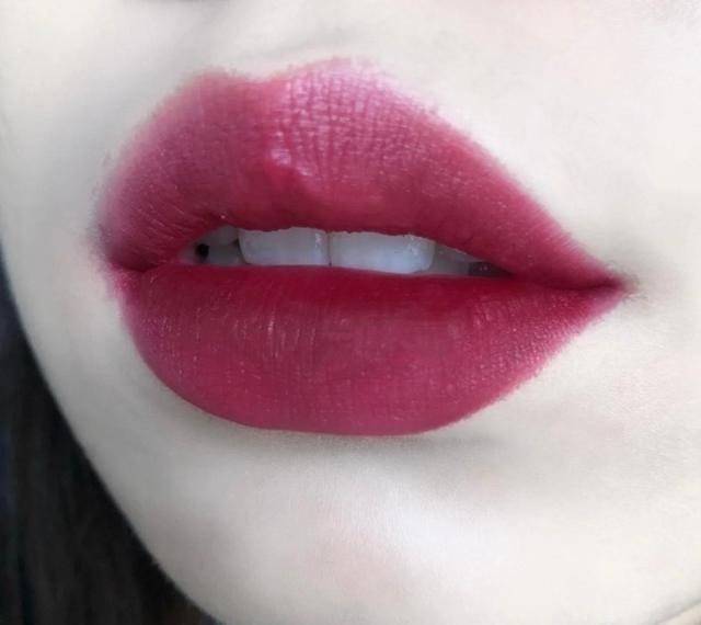 芭比粉 相亲时女生最好别涂这几支口红,强势又霸道,男生一般不会喜欢!